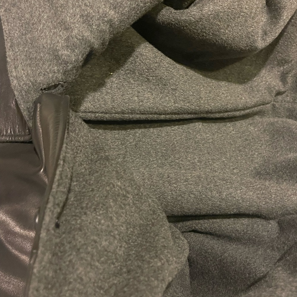 Leather jacket - Picture 3 of 5